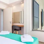 Miro - Luxury With Direct Sea Access For 14 People