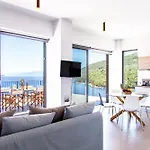 Miro - Luxury With Direct Sea Access For 14 People