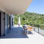Miro - Luxury With Direct Sea Access For 14 People *