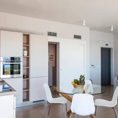 Miro - Luxury With Direct Sea Access For 14 People Сивота