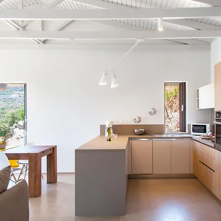 Miro - Luxury With Direct Sea Access For 14 People