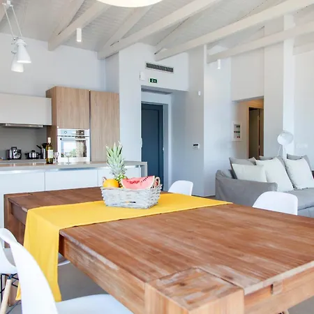 Miro - Luxury With Direct Sea Access For 14 People Сивота