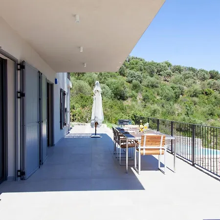 Miro - Luxury With Direct Sea Access For 14 People *